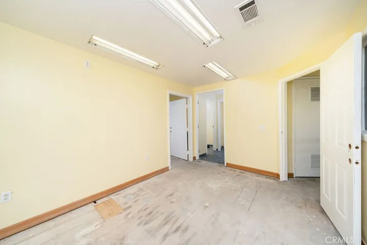 320 S Main Street, Santa Ana, California 92701