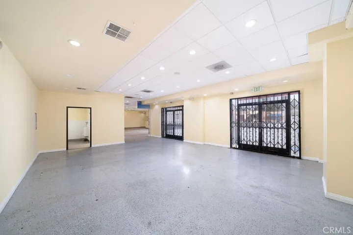 320 S Main Street, Santa Ana, California 92701