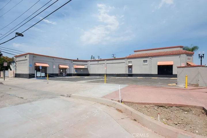 320 S Main Street, Santa Ana, California 92701