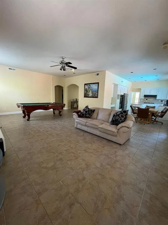 19122 Legend Court, California home-pic-8