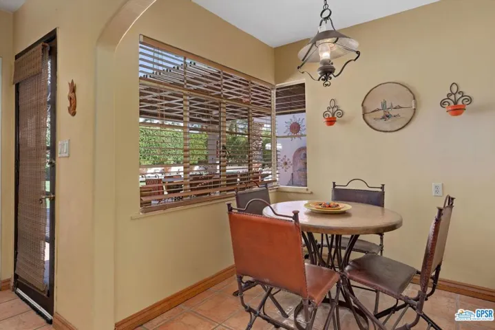 354 E Valmonte Sur, Palm Springs, California 92262