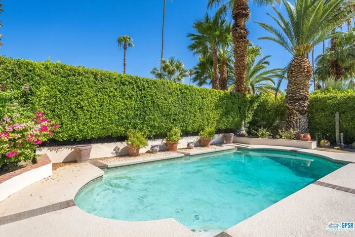 354 E Valmonte Sur, Palm Springs, California 92262