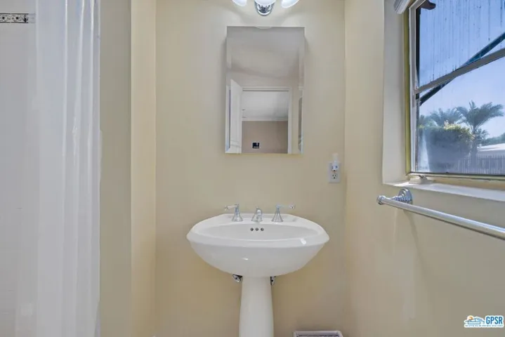 354 E Valmonte Sur, Palm Springs, California 92262