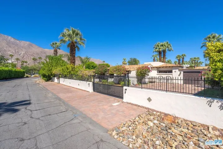 354 E Valmonte Sur, Palm Springs, California 92262