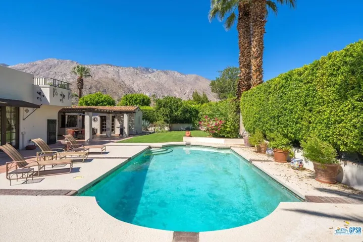 354 E Valmonte Sur, Palm Springs, California 92262