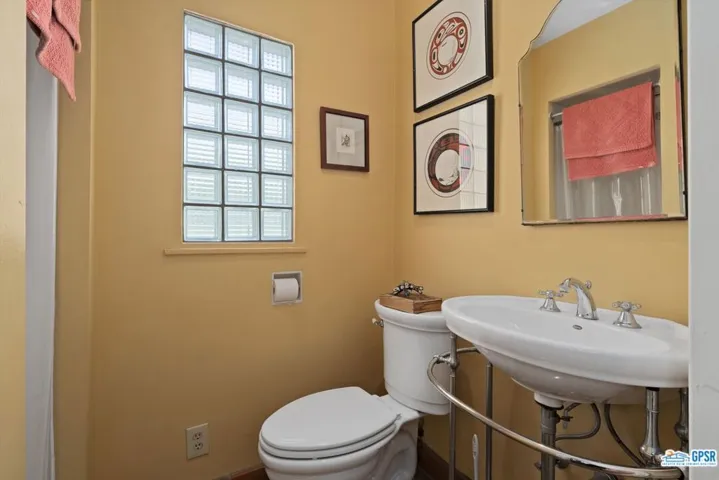 354 E Valmonte Sur, Palm Springs, California 92262