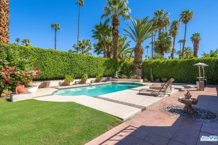354 E Valmonte Sur, Palm Springs, California 92262