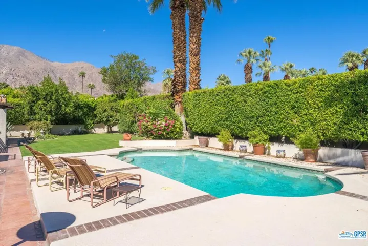 354 E Valmonte Sur, Palm Springs, California 92262