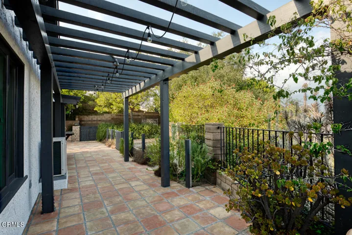 110-1109 Linda Glen_217v1_mls