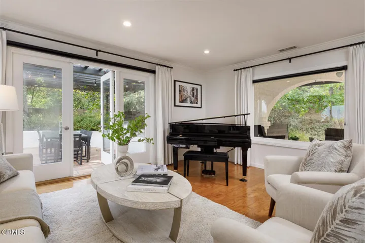 12-1109 Linda Glen_075v1_mls