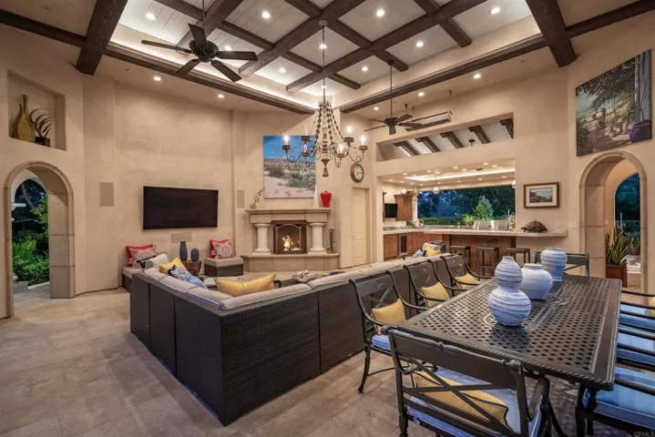 4434 Los Pinos, Rancho Santa Fe, California 92067