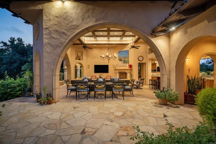 4434 Los Pinos, Rancho Santa Fe, California 92067