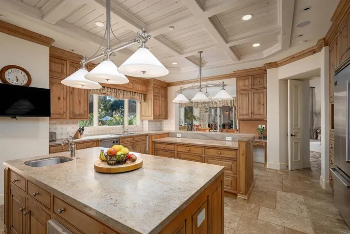 4434 Los Pinos, Rancho Santa Fe, California 92067