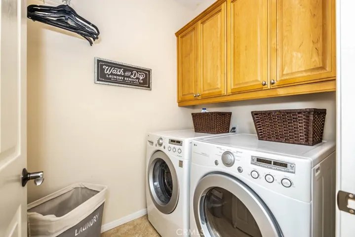 nice sized laundry room.