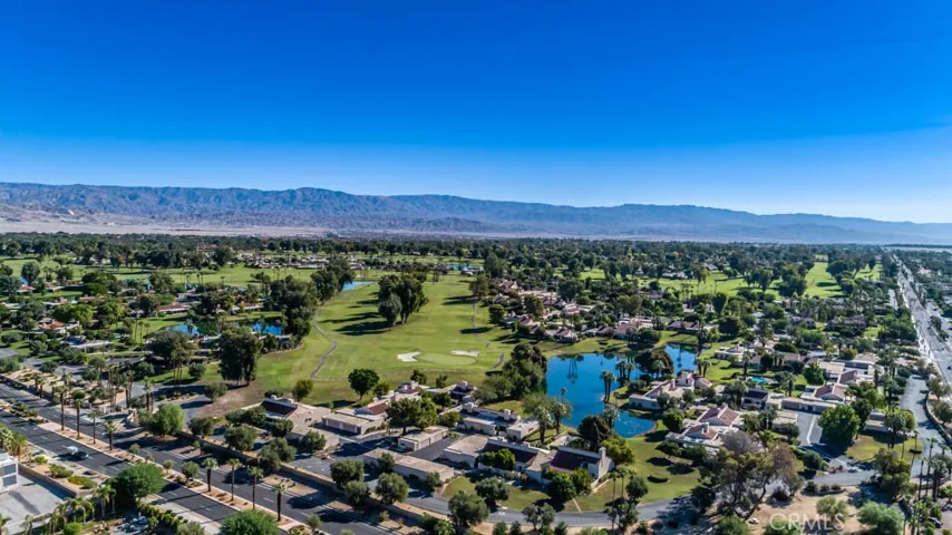 Nearby golfing opportunities and birdies.
