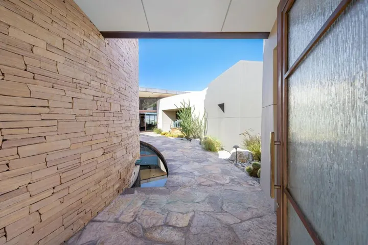 17-web-or-mls-CC_Skyridge_0922_017