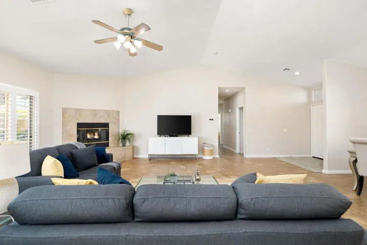 15-web-or-mls-KSNaples_2022_015