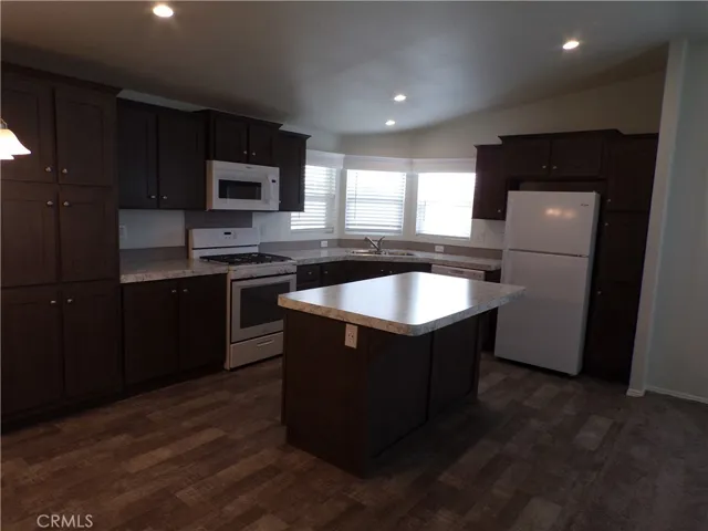 999 S Santa Fe Avenue 91, San Jacinto, California 92583