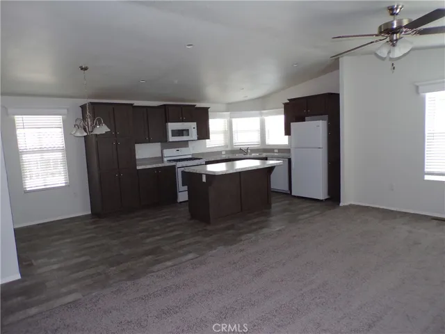 999 S Santa Fe Avenue 91, San Jacinto, California 92583