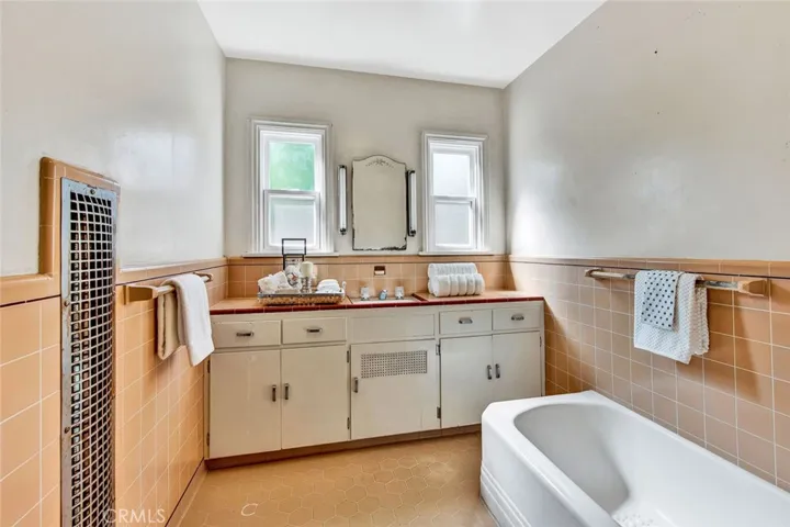 1722 N Flower Street, Santa Ana, California 92706