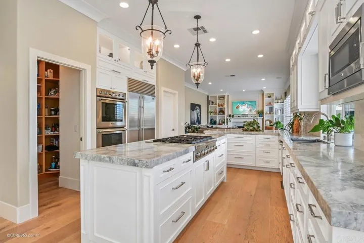 5828 Brittany Forrest Ln, San Diego, California 92130
