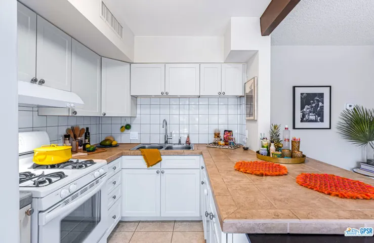 1739 E Tachevah Drive, Palm Springs, California 92262