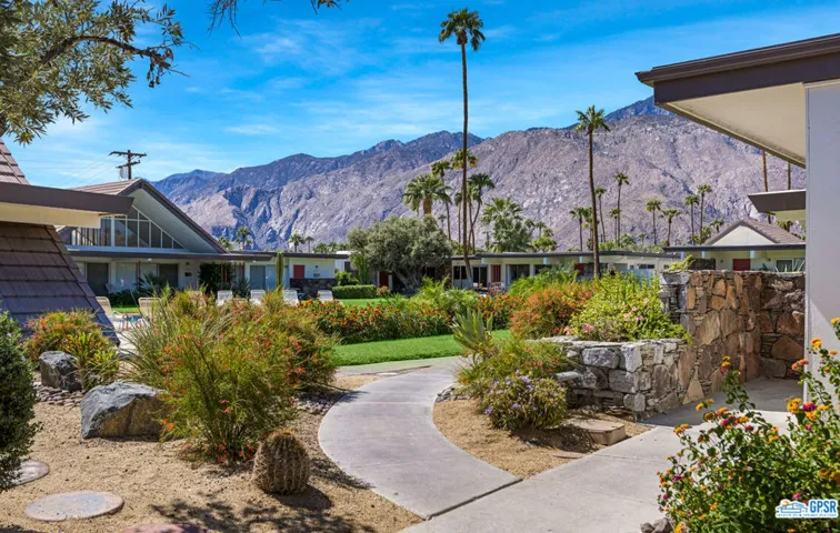 1739 E Tachevah Drive, Palm Springs, California 92262