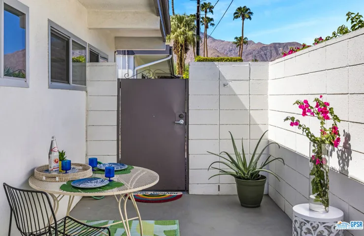 1739 E Tachevah Drive, Palm Springs, California 92262