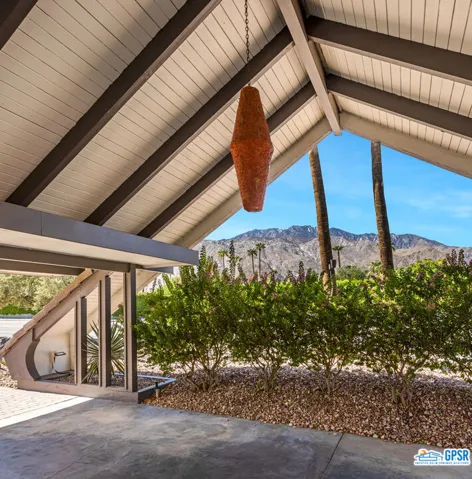 The Desert Lanai