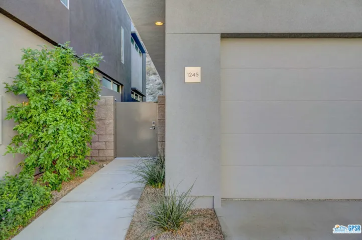 1245 Surrey Lane, Palm Springs, California 92264