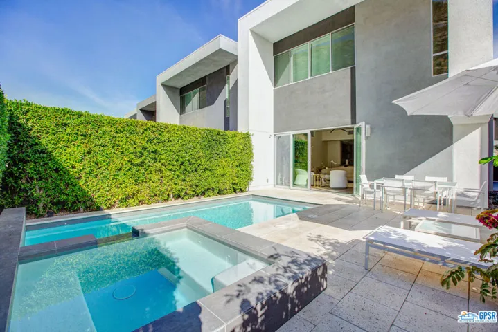 1245 Surrey Lane, Palm Springs, California 92264