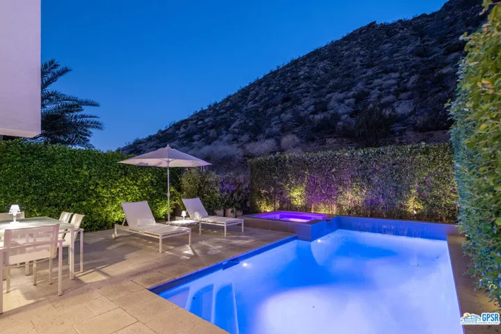 1245 Surrey Lane, Palm Springs, California 92264