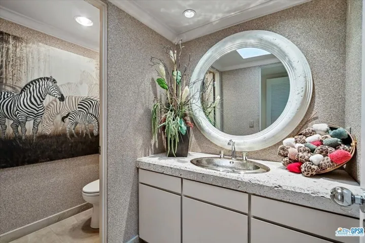 Powder room