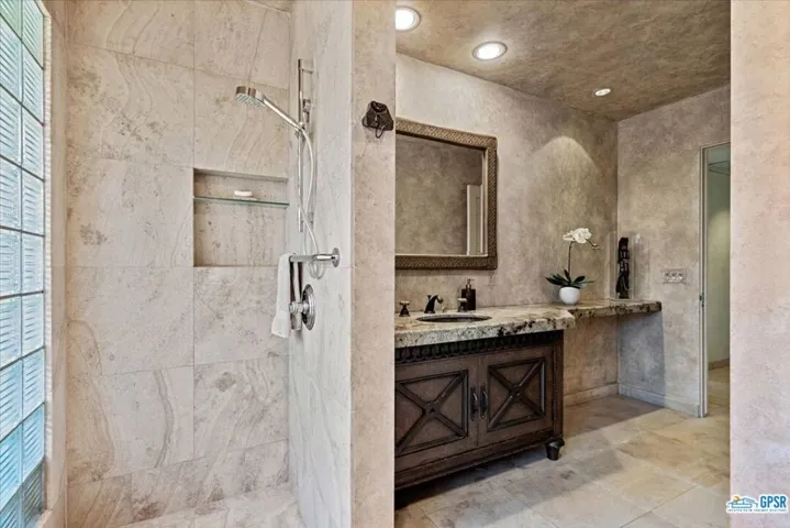 1099 E Sierra Way, Palm Springs, California 92264