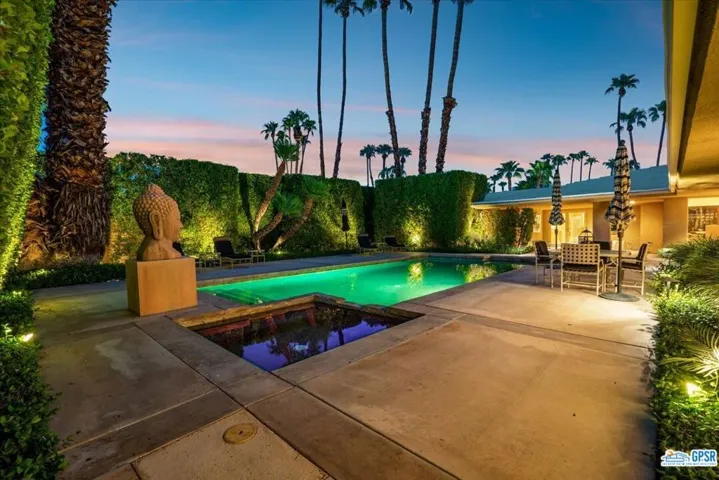 Skinny dipping privacy