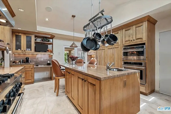 1099 E Sierra Way, Palm Springs, California 92264