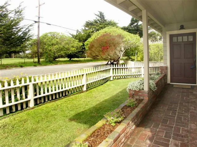 1142 Crest Avenue, Pacific Grove, California 93950