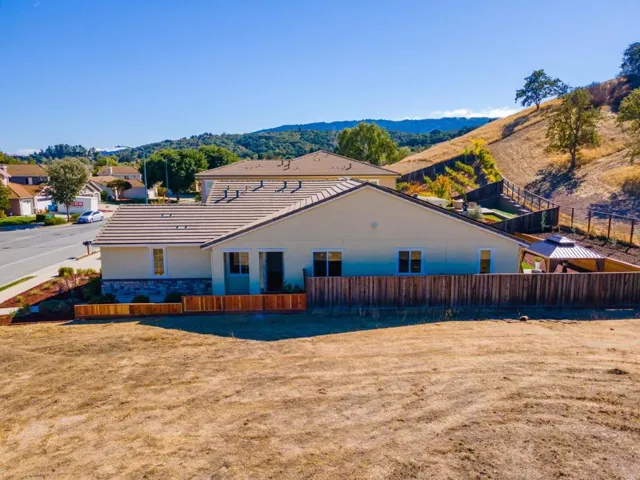 9283 Rancho Hills Drive, Gilroy, California 95020