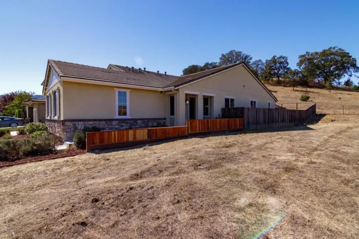 9283 Rancho Hills Drive, Gilroy, California 95020