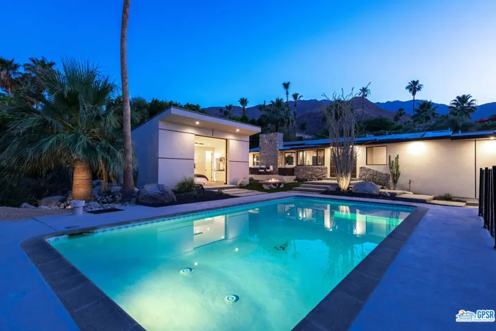623 W Chino Canyon Road, Palm Springs, California 92262