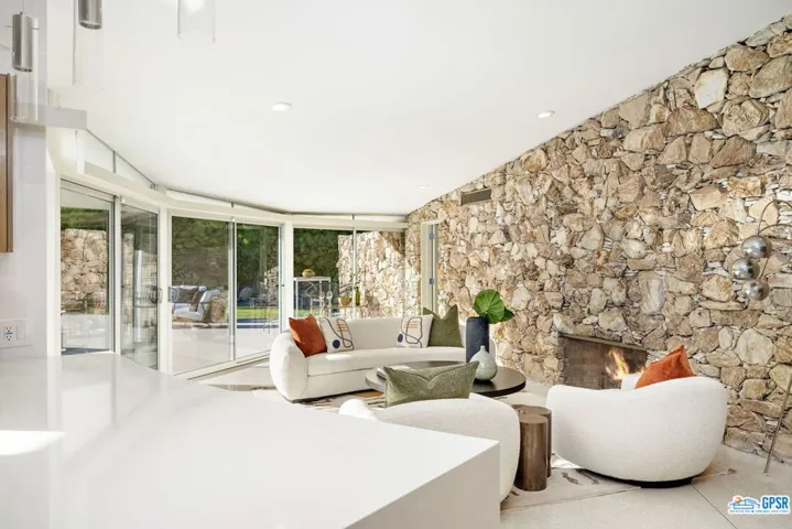 1350 Ladera Circle, Palm Springs, California 92262