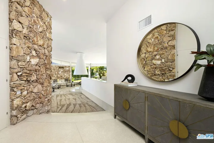 1350 Ladera Circle, Palm Springs, California 92262