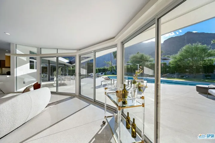 1350 Ladera Circle, Palm Springs, California 92262