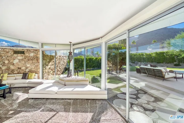 1350 Ladera Circle, Palm Springs, California 92262