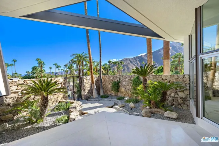 1350 Ladera Circle, Palm Springs, California 92262