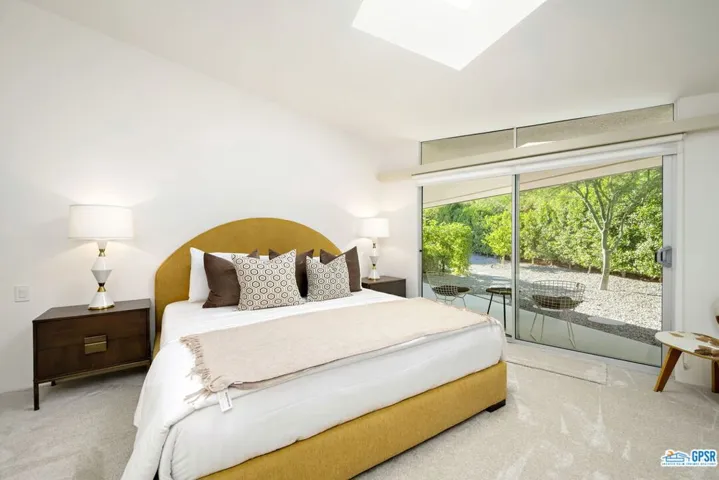 1350 Ladera Circle, Palm Springs, California 92262