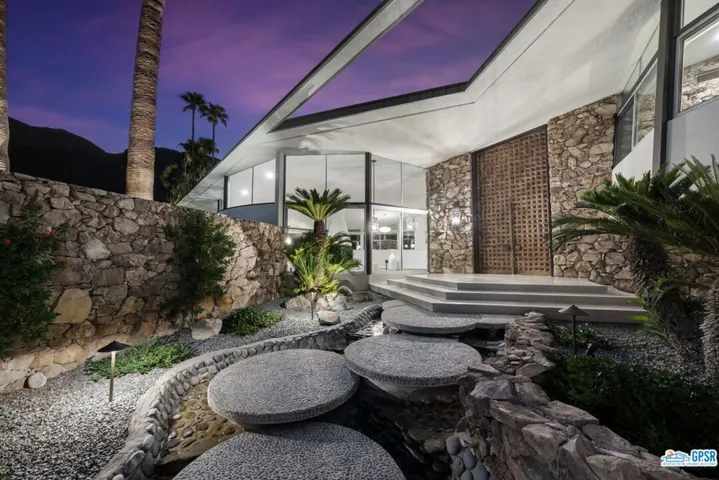 1350 Ladera Circle, Palm Springs, California 92262