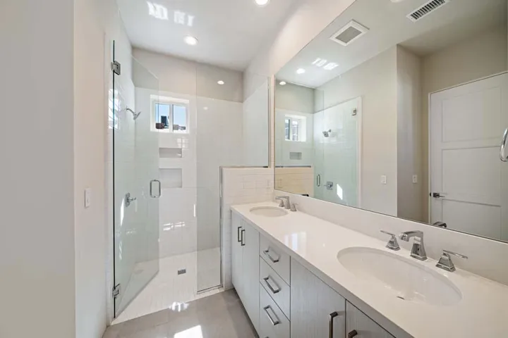 Guest House Bath