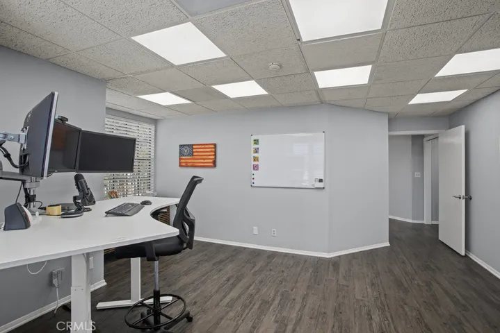 Office #1 (Huge)