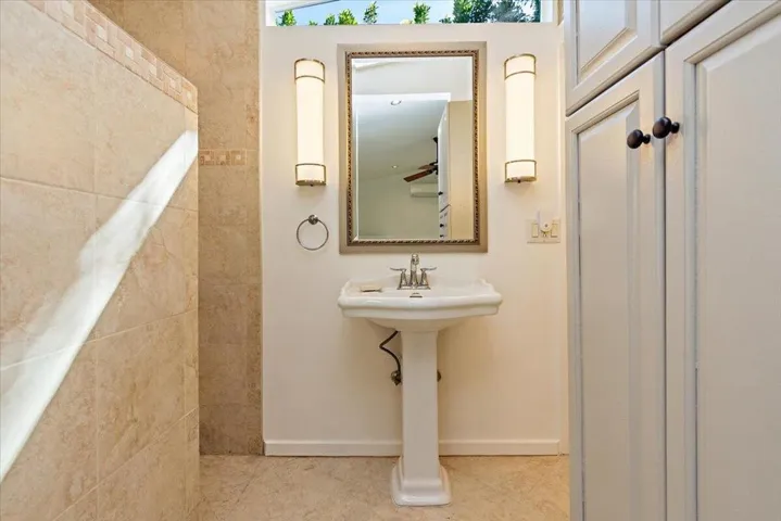 Casita Bath #4